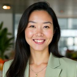 Portrait of Dr. Evelyn Liu, Lead Nutritionist.